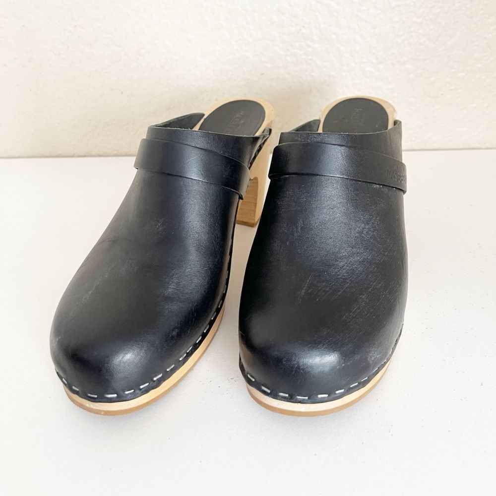 Swedish Hasbeens Black and Tan Mules with Wooden Platform. 9/40 - Picture 6 of 15